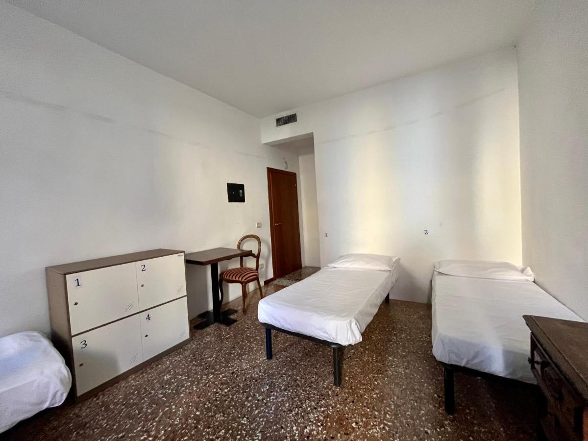 Ai Boteri Hostel Venice Luaran gambar